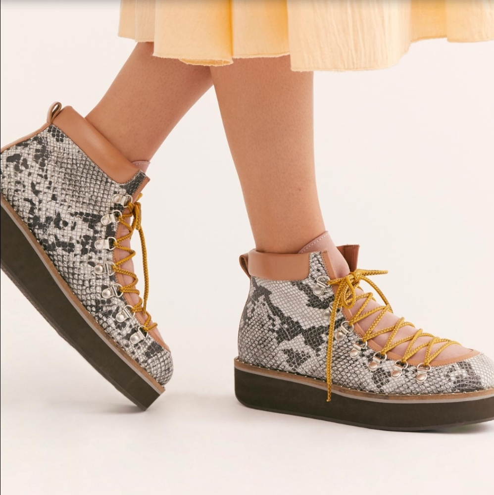 ** Only 1 Pair Left Sz 7**!! Free People Durango Ankle Boots - 7